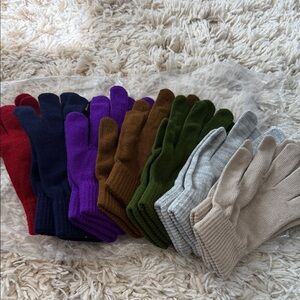 Set of 7 Women's Knit Gloves 🧤 soft wool